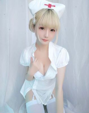 欧美tickle狂笑裸体vk_迅雷1080