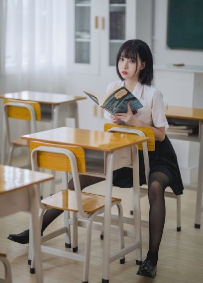 丝袜美腿高跟一区二区秘书制_国产剧最新电影在线观看