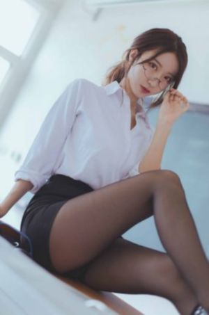 吴绮珊三级情欲狂潮电影在线观看_在线影院观看
